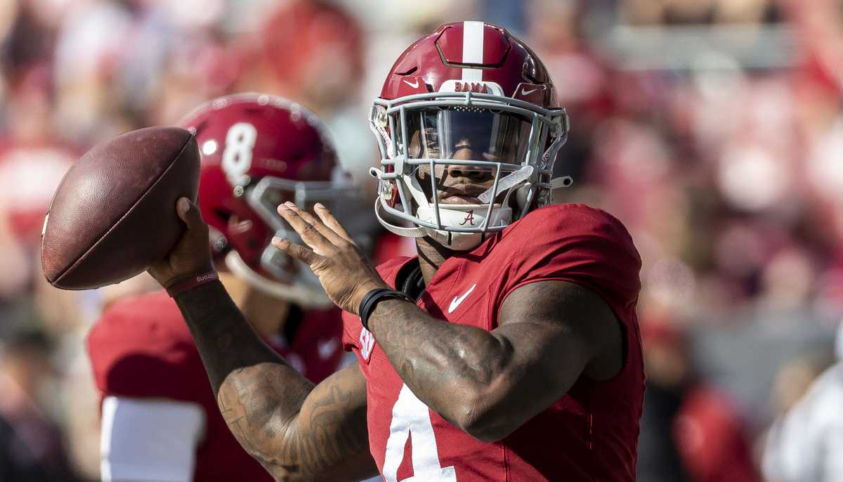 Alabama holds off Arkansas comeback, wins 24-21 to stay perfect in SEC