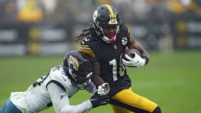 Steelers' Johnson rips refs for no-call on hit that injured QB Pickett - Vimarsana News