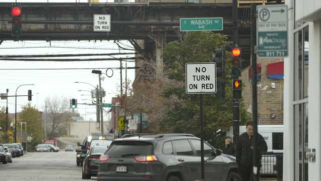 Almost every major city in the United States generally allows drivers to turn right at red lights, but that could be changing - Vimarsana News