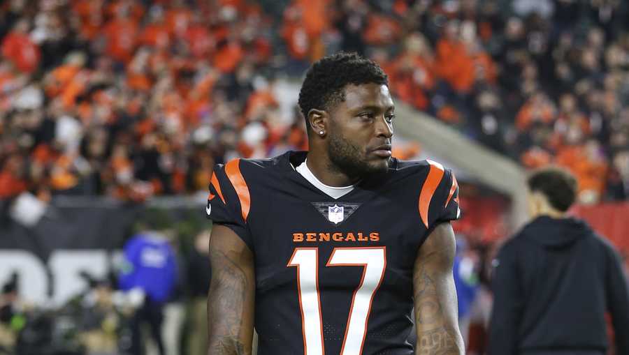 Bengals activate two receivers from practice squad with Tee Higgins out