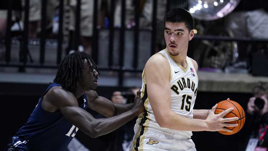 Zach Edey and Braden Smith help No. 2 Purdue pass first real test with  83-71 win over Xavier