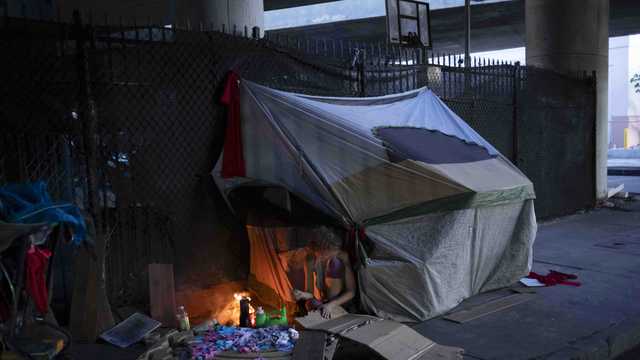 Los Angeles criticized for its handling of homelessness after freeway fire - Vimarsana News