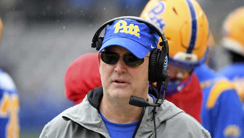 Pitt fires offensive coordinator Frank Cignetti