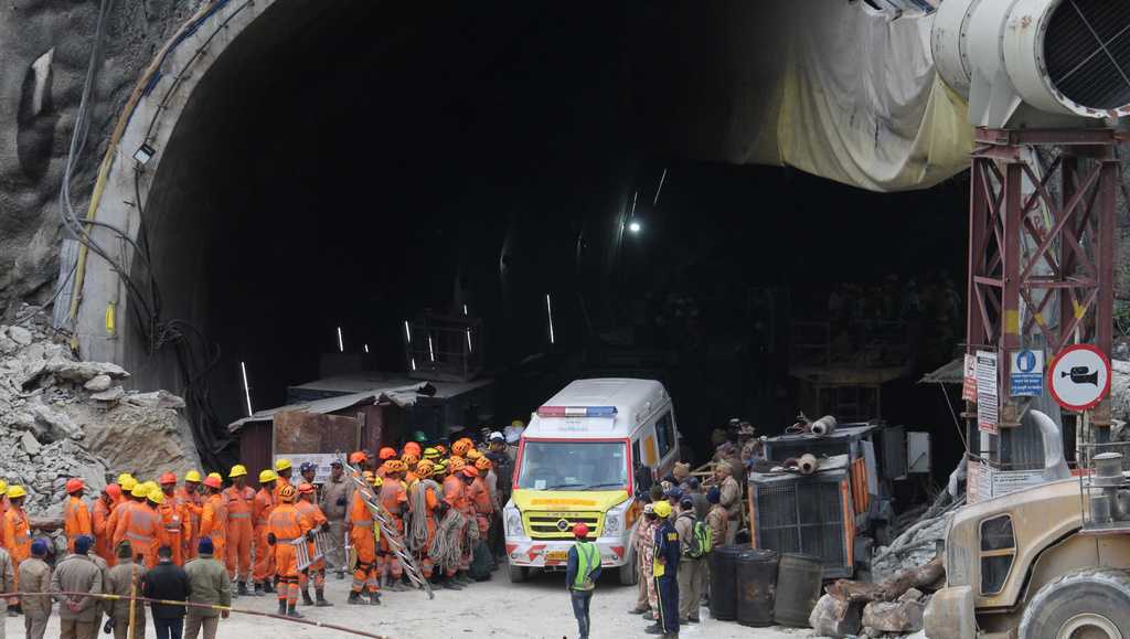 Indian rescuers reach workers trapped in tunnel for 17 days - Vimarsana News