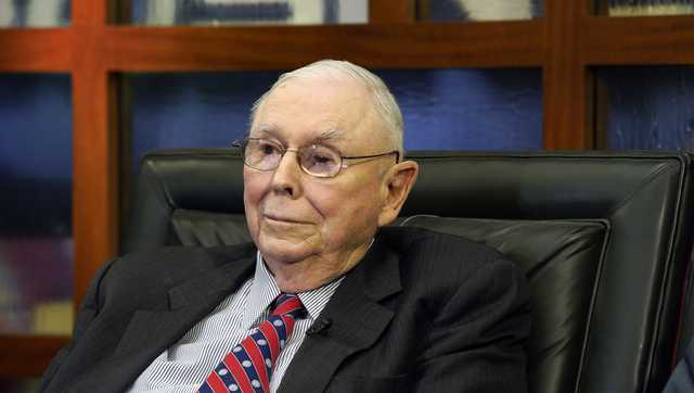 Charlie Munger, Warren Buffet's sidekick at Berkshire Hathaway, dies - Vimarsana News