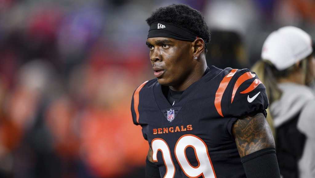 Bengals' CB Cam Taylor-Britt remains limited at practice due to quad ...