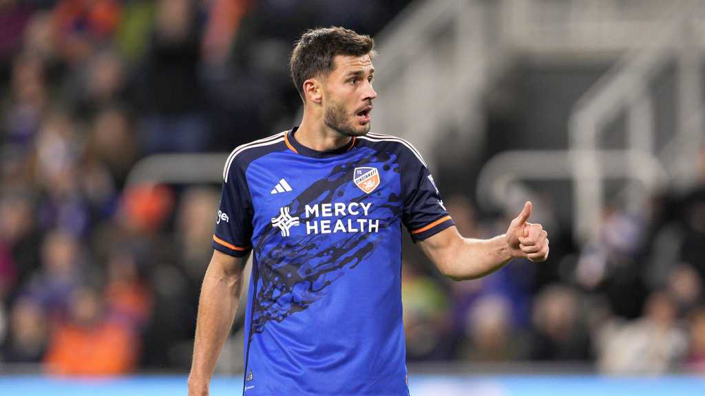 FC Cincinnati super fans poke fun at MLS officiating amid Matt Miazga's ...