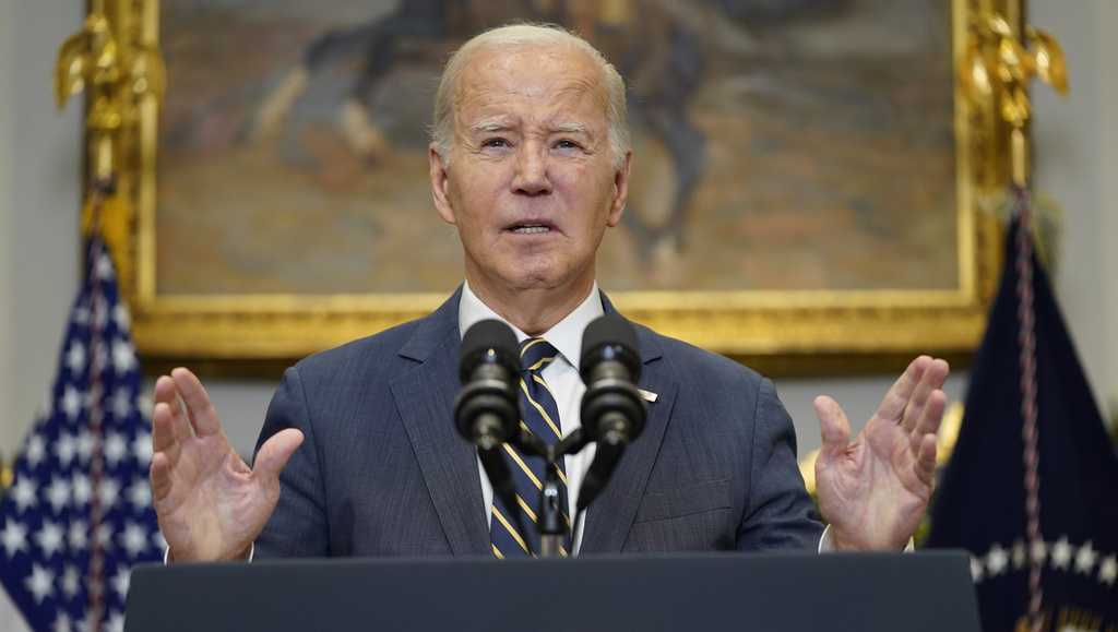 Biden signals he's willing to compromise on border security for Ukraine aid