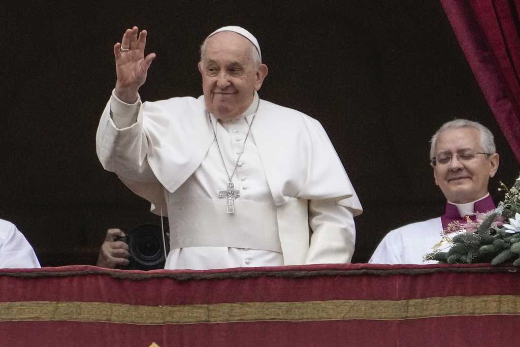 Pope Francis Makes A Christmas Appeal For Peace In The World