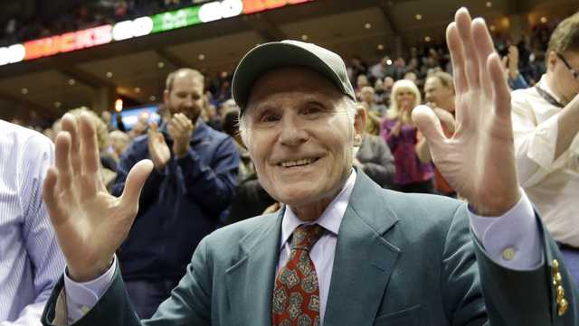 Herb Kohl, former US senator and owner of the Milwaukee Bucks basketball team, has died. He was 88 - Vimarsana News