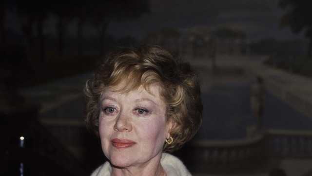 Glynis Johns, 'Mary Poppins' star who first sang Sondheim's 'Send in the Clowns,' dies at 100 - Vimarsana News