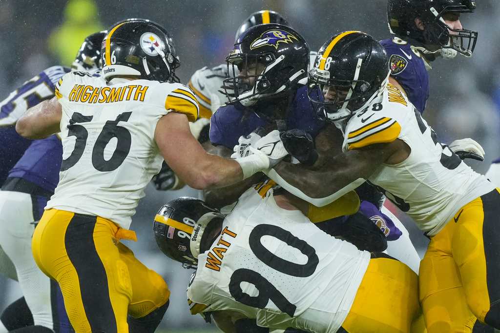 Ravens Lose Season Finale To Steelers 17-10, Still No. 1 Seed In Playoffs