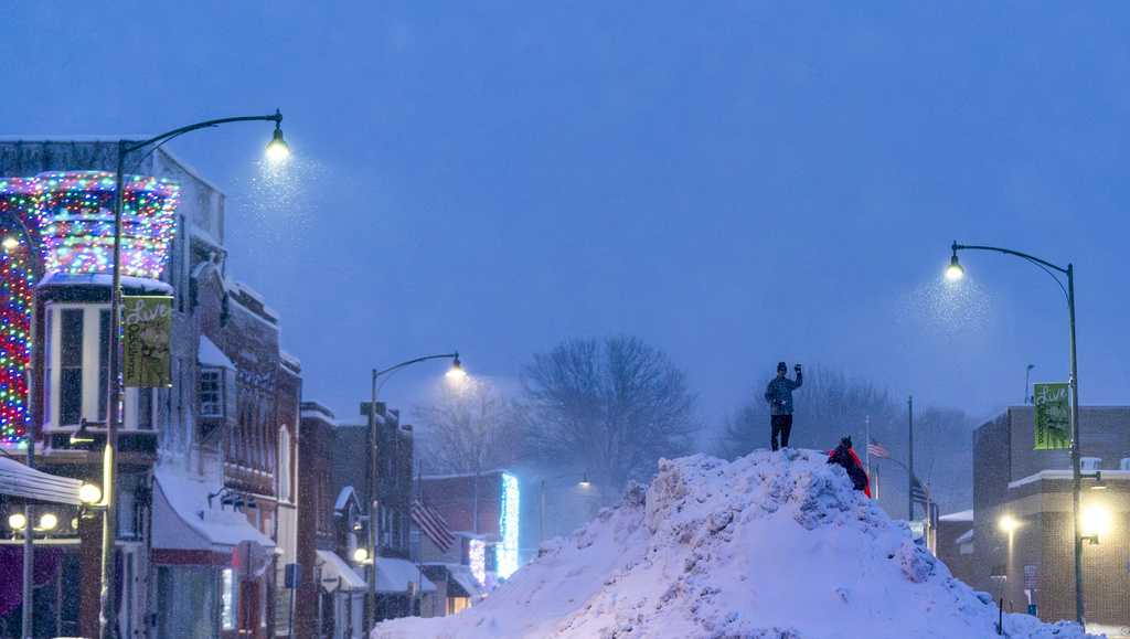 Snow in the West and flooding in the East. Here's how the US is coping with the massive storm - Vimarsana News