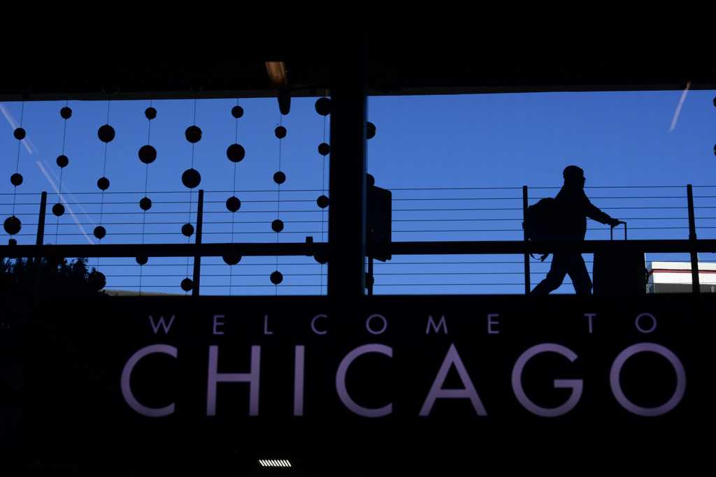 Ground collision of two planes in Chicago sparks FAA investigation