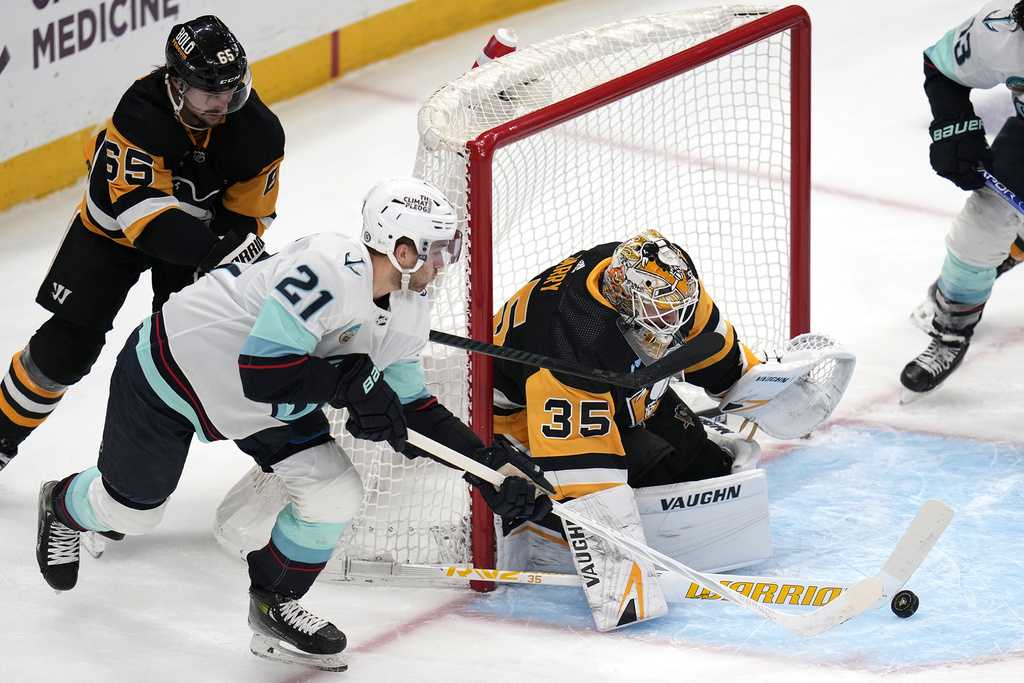 Sidney Crosby Scores Twice As Penguins Snap Kraken's 9-game Winning Streak