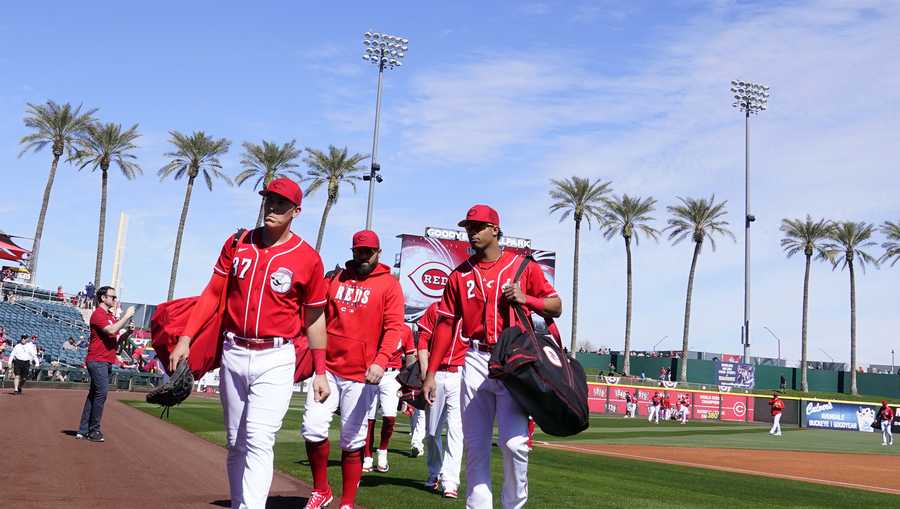 Reds Caravan begins tour across the Tri-State area