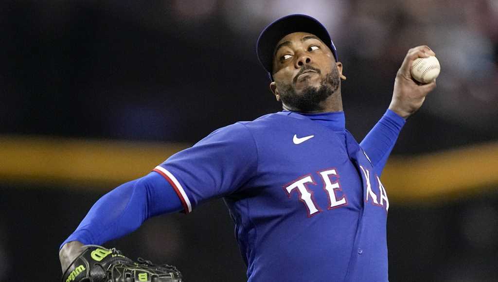 Aroldis Chapman signs with Pittsburgh Pirates