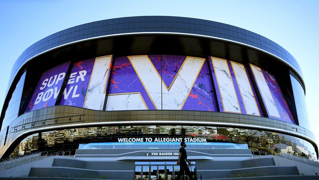 Chiefs and 49ers arrive in Las Vegas ahead of Super Bowl