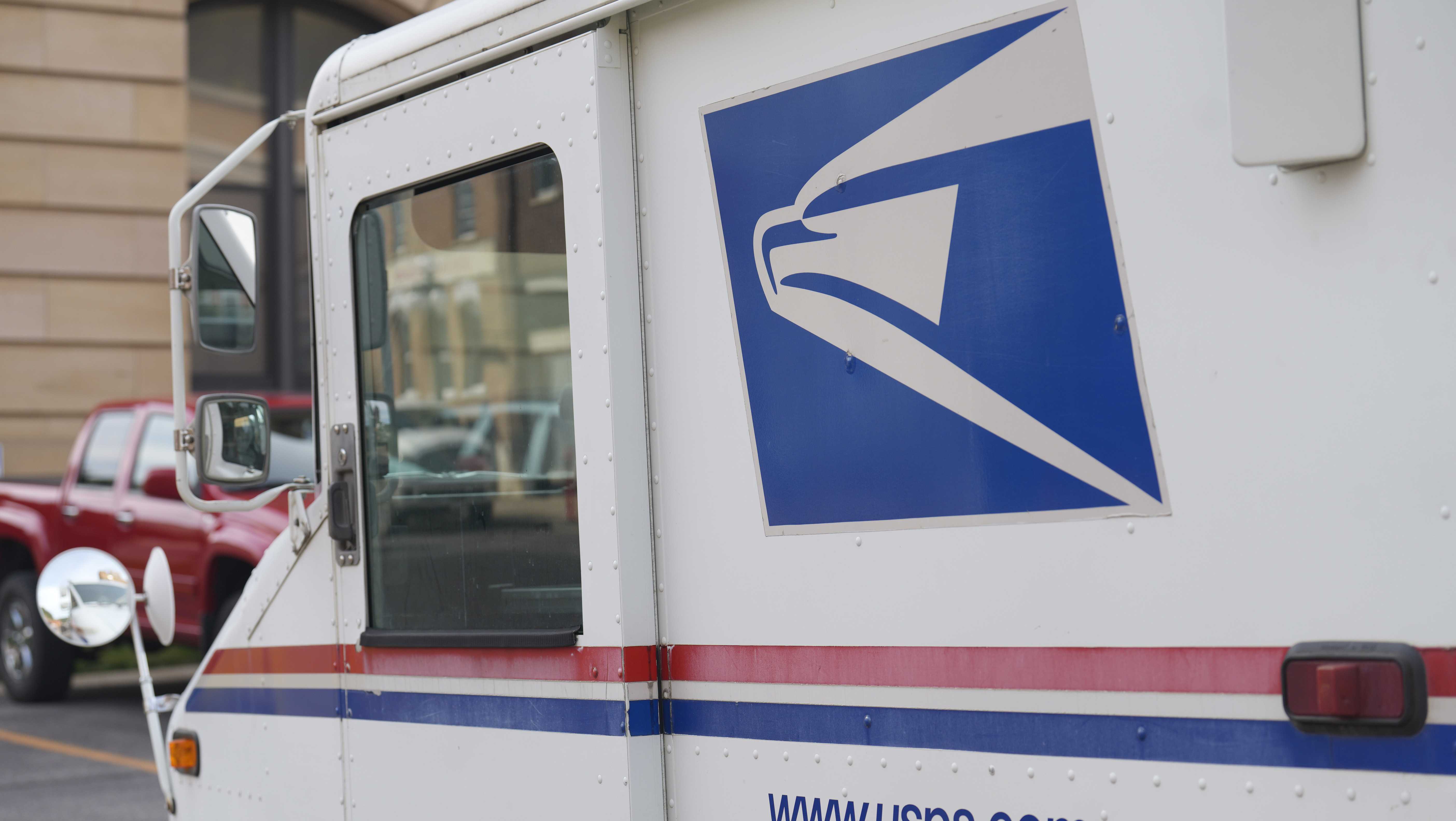Postal Service, once chided for slow adoption of EVs, announces plan to cut greenhouse gas emissions - Vimarsana News