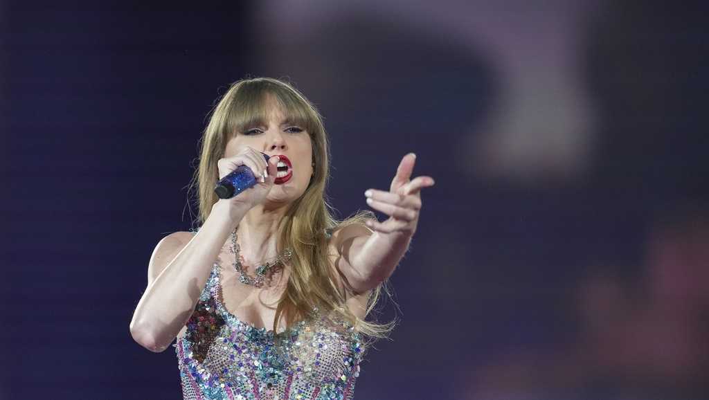 Taylor Swift reaches LAX in journey from Tokyo to Super Bowl, online sleuths say. Will she make it? - Vimarsana News