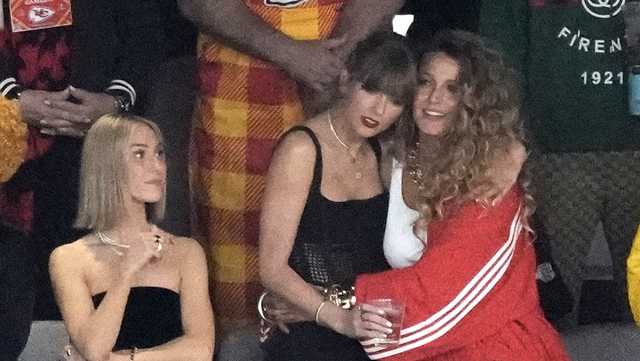 Taylor Swift seen rushing to private jet for Super Bowl 2024 - Vimarsana News