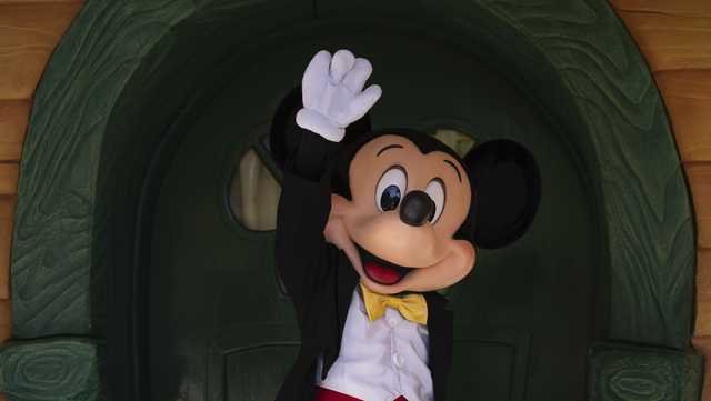 Disneyland performers and staff may unionize - Vimarsana News