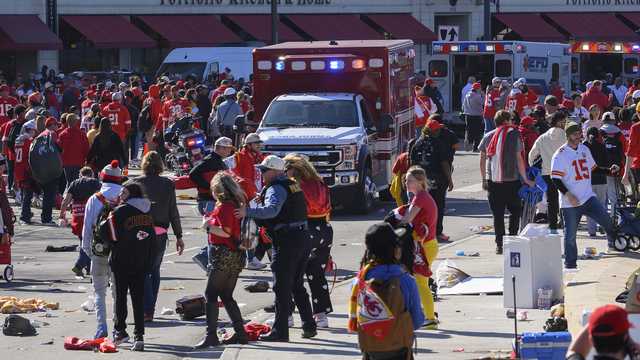 Kansas City Chiefs parade shooting: 2 teens charged - Vimarsana News