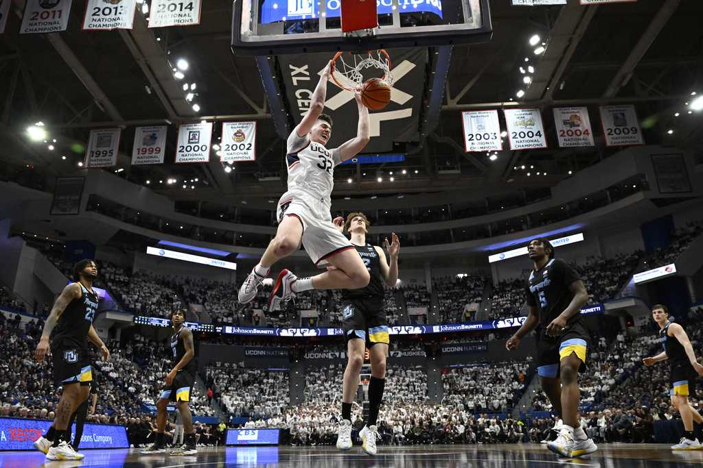 Top-ranked UConn Routs No. 4 Marquette