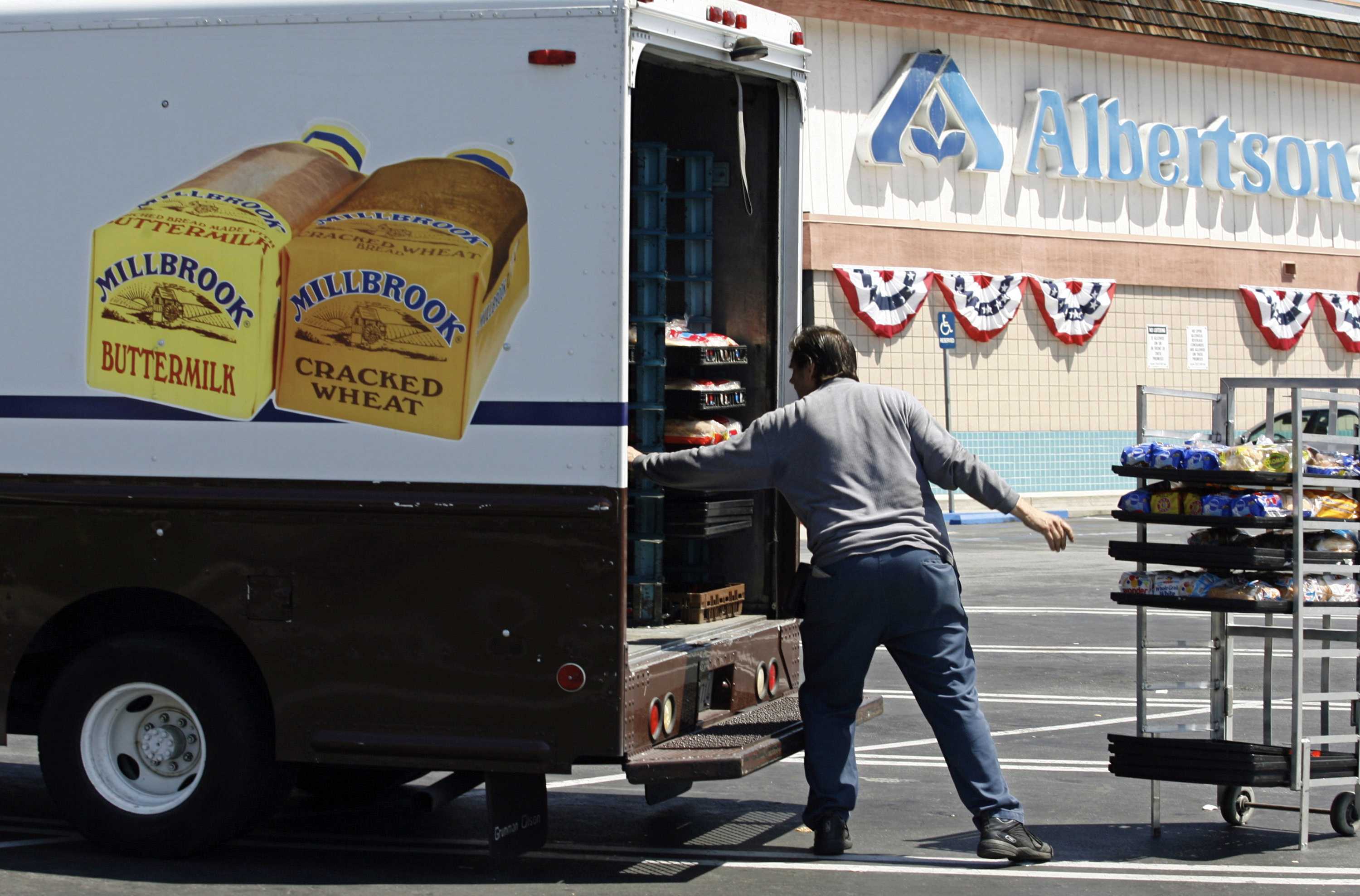 US Sues To Block Merger Of Grocery Giants Kroger And Albertsons