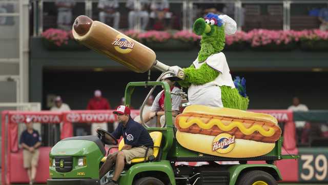 Philadelphia Phillies scrap $1 hot dog nights - Vimarsana News