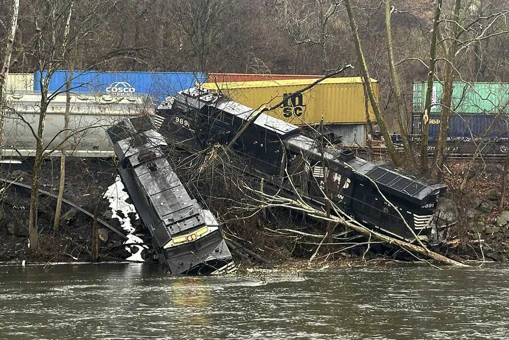 Train Derailment Near Bethlehem Leaves Cars On Riverbank, In Water