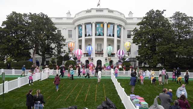 White House Easter egg roll drawing huge crowd after storm-delayed start - Vimarsana News