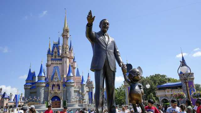 Disney shareholders back CEO Iger, rebuff activist investor - Vimarsana News