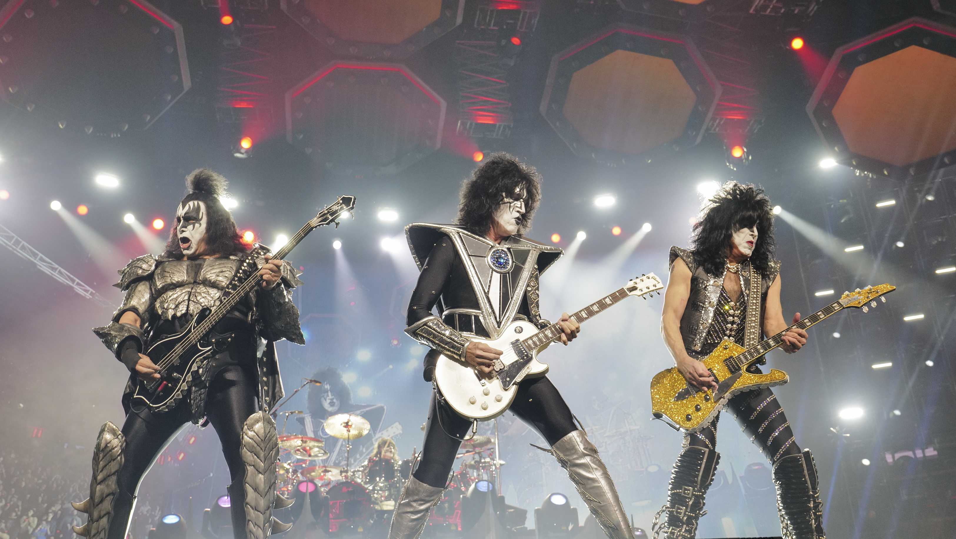 Kiss sells catalog, brand name and IP. Gene Simmons assures fans it is a 'collaboration' - Vimarsana News