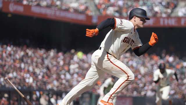 Giants take their home opener, beating the Padres 3-2 - Vimarsana News