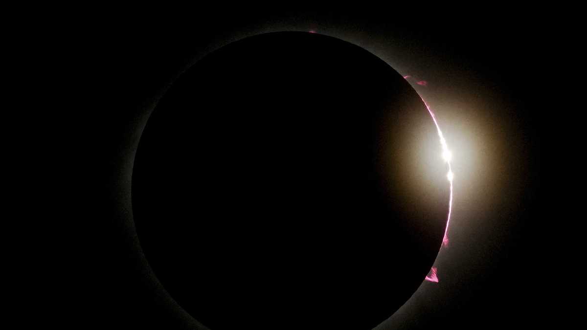 2024 Total Solar Eclipse in photos