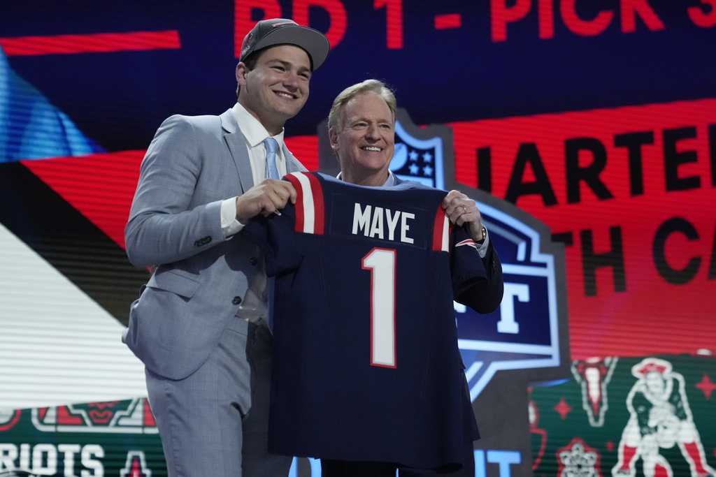 Nike Men's Nike Drake Maye Storm Blue New England Patriots 2025 Rivalries Collection Player Name Number T Shirt