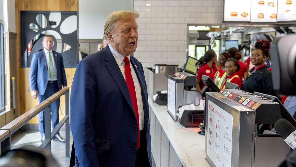 Trump makes big promises, little effort to flip minority voters - Vimarsana News