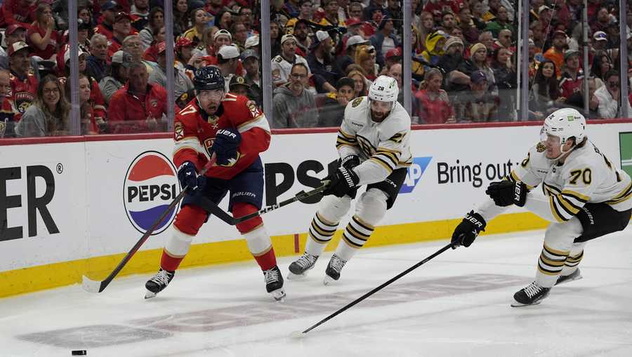 Panthers rout Bruins 6-1 in Game 2 to tie series