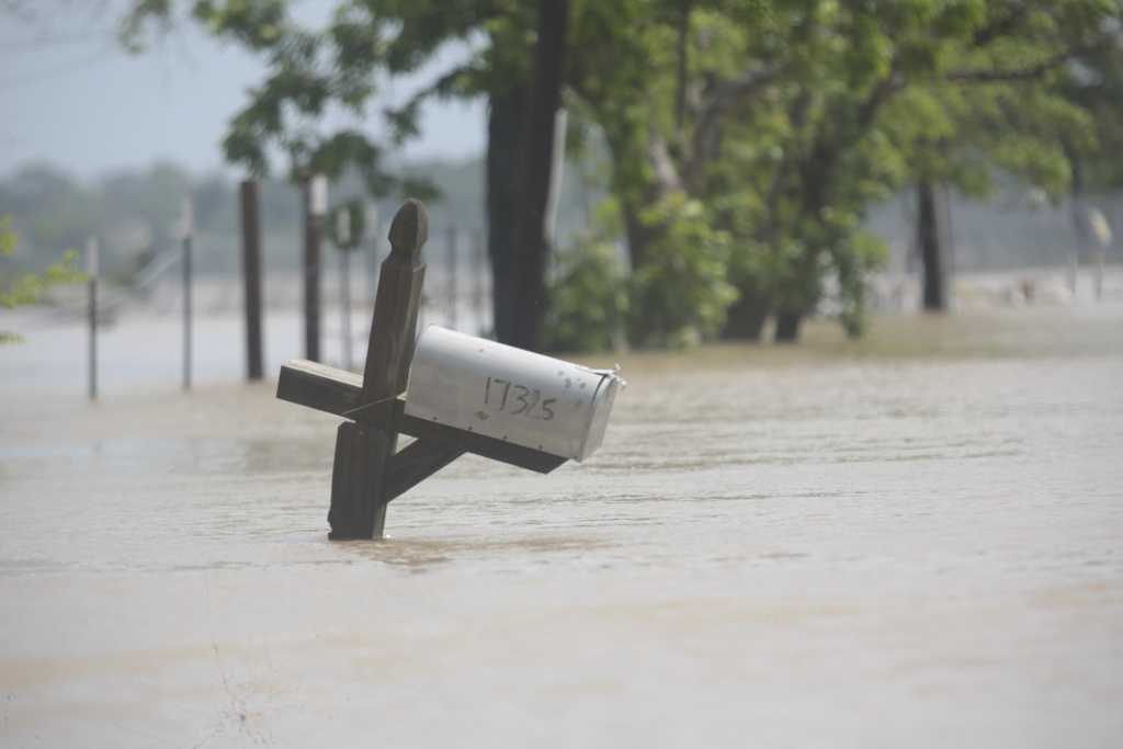 Deadly storms overwhelm soaked South with more rain and tornado threats ...