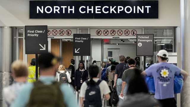 Travelers trying to beat the Memorial Day rush are seeing flight delays and higher prices