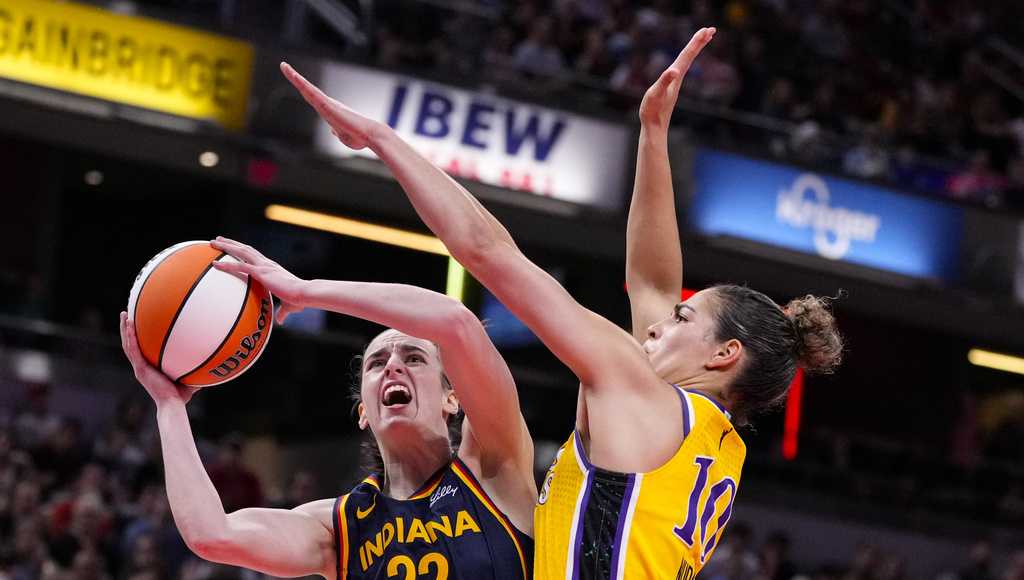 Caitlin Clark scores season high 30 points during Indiana's loss against Los Angeles Sparks - Vimarsana News