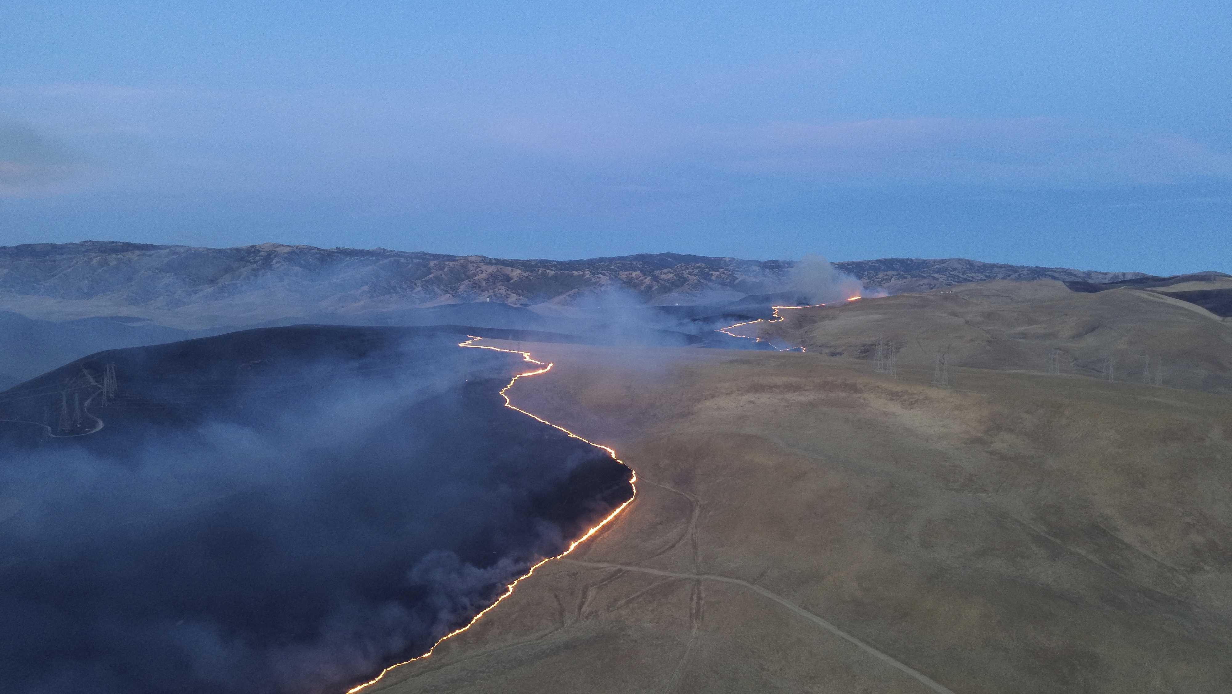 California firefighters battle wildfire east of San Francisco - Vimarsana News