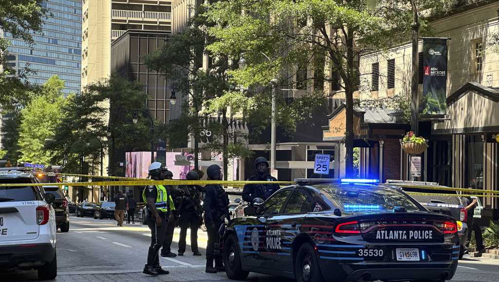 Four people shot at downtown Atlanta food court, mayor says - Vimarsana News