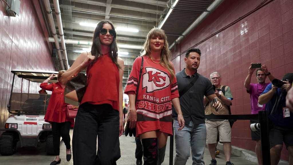 Taylor Swift shops at Kansas City shop for her most recent Chiefs game