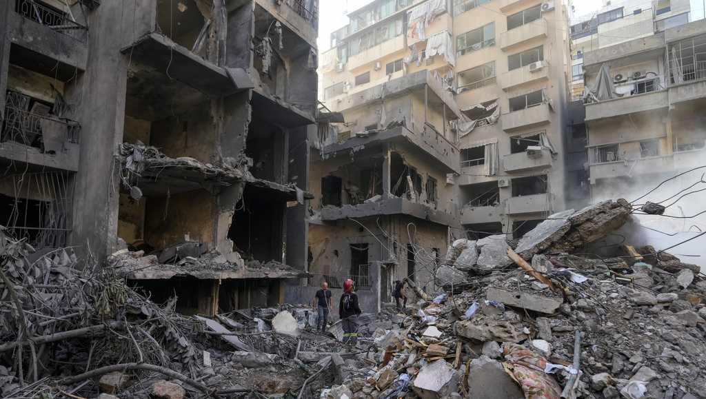 2 Lebanese soldiers killed and 3 others hurt in airstrike, Lebanese army says