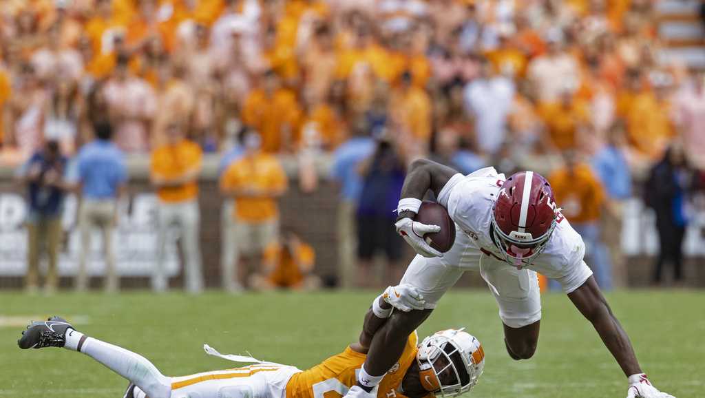 Tennessee takes down Alabama 24-17