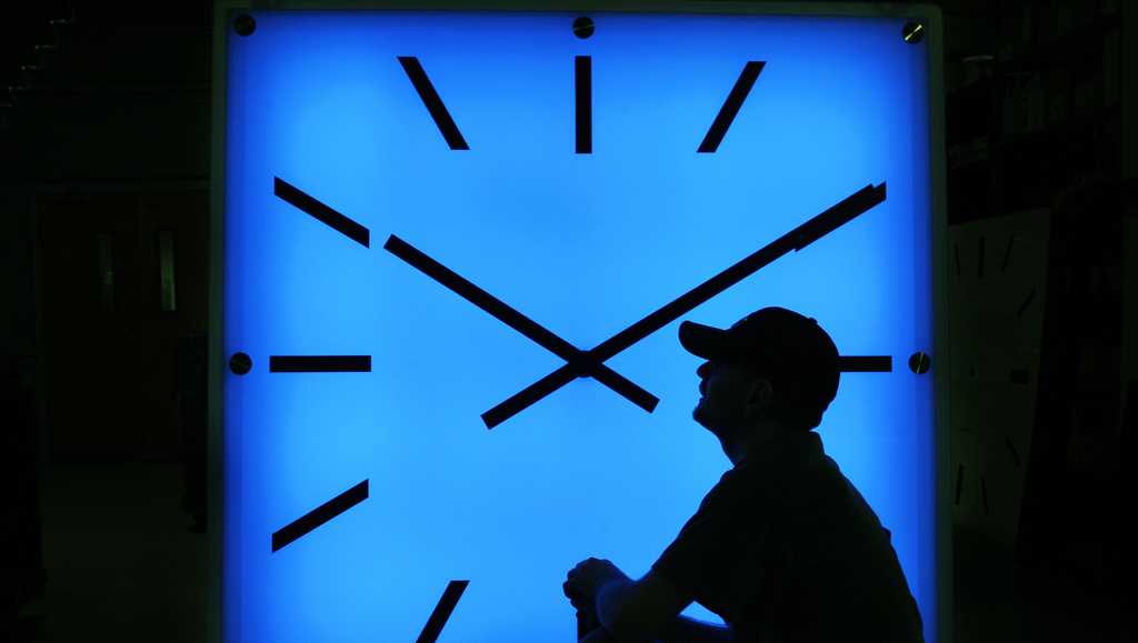 Daylight saving time ends next weekend. This is how to prepare for the