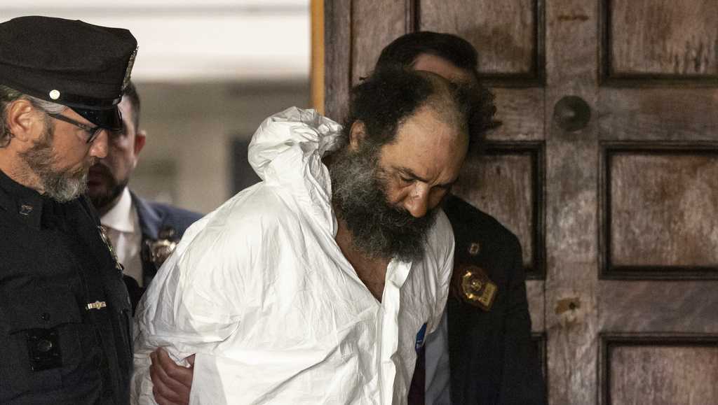 3 people are killed in random stabbings in NYC. A suspect is in custody
