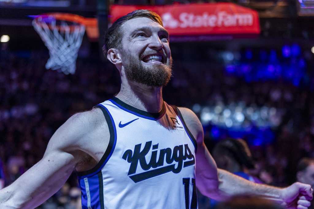 DeRozan Dominates as Kings Overcome Heat in Thrilling Double Overtime Victory